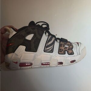 Size 8 Nike uptempos only worn once !